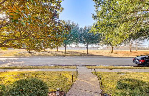 Elegant Home with Private Patio, 2 Mi to UTD Campus! - Photo 37