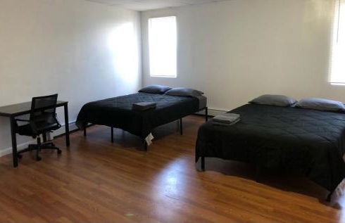 Large apartment, sleeps up to 10 people comfortably, direct NYC Manhattan train only 5 minute walk away, MetLife Stadium FIFA World Cup 25 minutes away - Foto 8