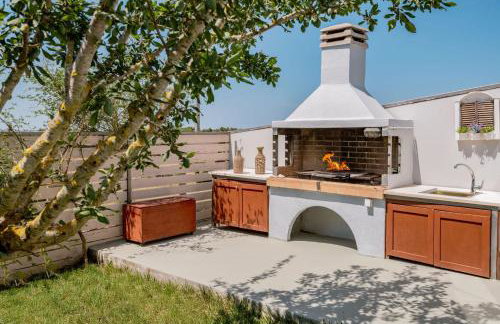 Villa Tramonto with Private Heated Pool, by ZanteWize - Foto 11