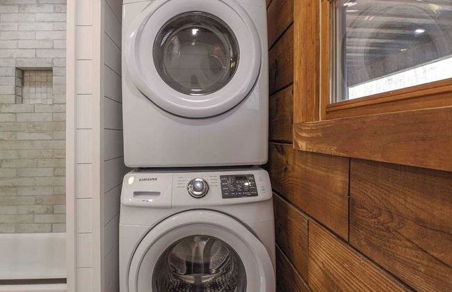 Deer Haven by Avantstay Cabin w/ Pond, Waterfall - Photo 16