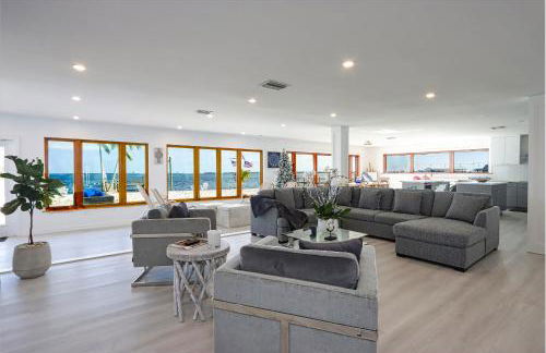 Stunning Waterfront Home with Southeast Bay Frontage - Villa Cuquita - Foto 8