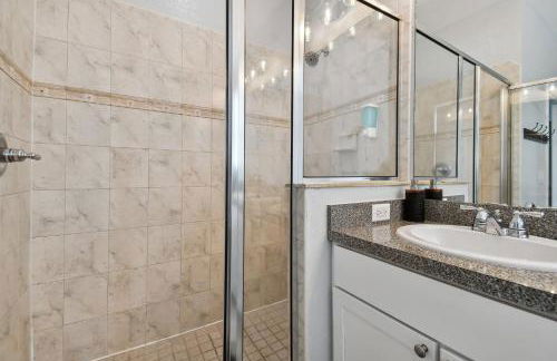 Tampa Private Large House, Game Room & Backyard - Sleeps 12, 4bdr, 3bth, Quiet Community, Near Everything in Tampa & St Pete - Foto 51