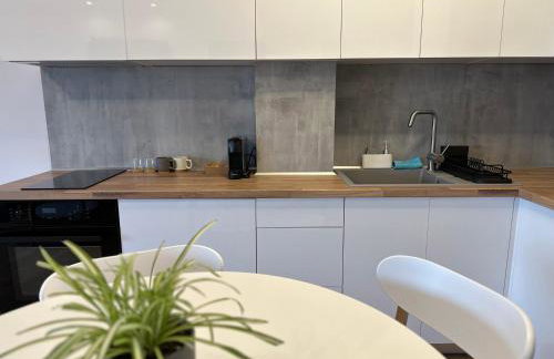 On the Edge - Suites & Apartments - Photo 45