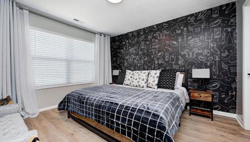 5 min to Grand Park, 1Level, Stocked Kitchen, King Bed, GameRm, Firepit, BBQ, Pet Friendly - Foto 3