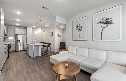 Modern 2BR Poolside Patio Suite in North Austin - Foto 14