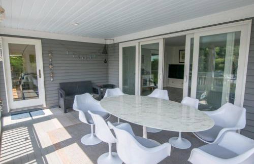 Stunning Home with In-Ground Pool - Photo 12