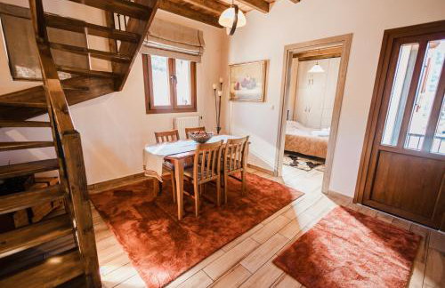 Alexi's House - Photo 14