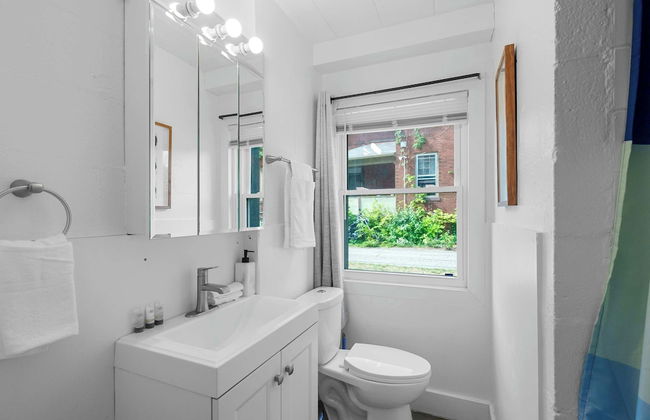 Chic City Retreat 93A Sleeps 2 - Foto 8