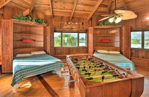 Chic Home: Ocean Views, Hot Tub & Game Room! - Foto 27