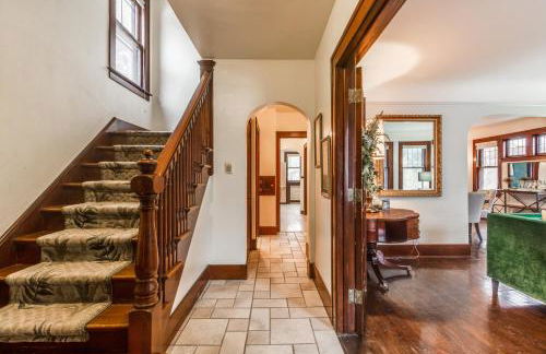 Glamorous Green Beauty in the Heart of University District 15min to Downtown - Foto 8