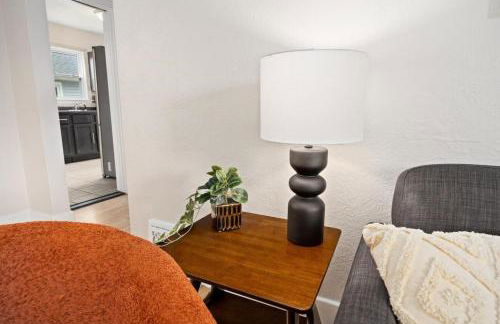 Cozy Mid Century Oasis with 2 KING beds - Foto 25