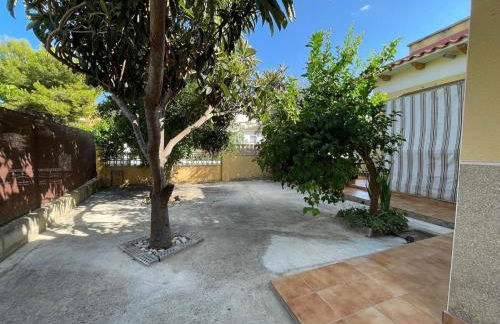 Pet-Friendly Villa with Pool - Foto 24