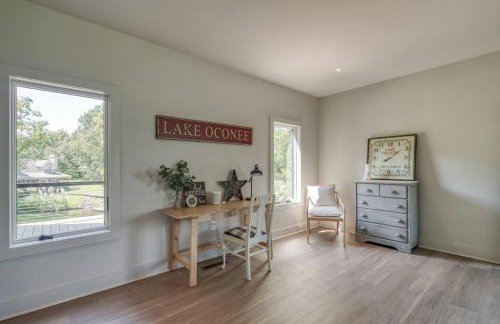 6BR Lakefront Private Dock & Bonfire Sleeps 12 - Foto 23