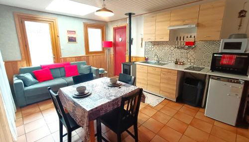 Gîte Ha-Py Chalet - Foto 5, stove