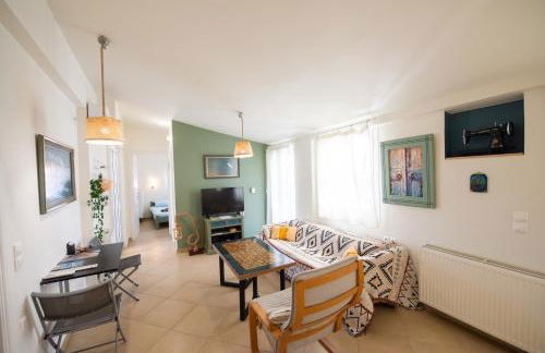 Nadia's Place - Photo 8