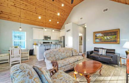 Group Getaway w/ Pool, Boat Dock 2 Homes Laguna Village Retreat by Avantstay - Foto 16