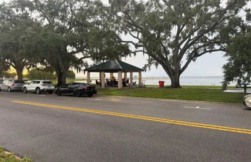 Family retreat with lake views and near Disney - Foto 43