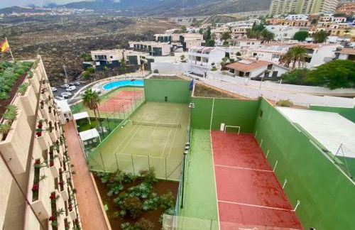 Precioso apartamento frente al mar, parking y club deportivo - Foto 26