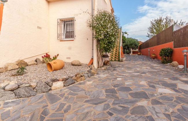 Peaceful Holiday Home in Costa Brava With Private Pool - Foto 17