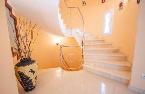 Villa Luxueuse, 2 piscines, spa et salle de sport, 5 chambres, 4 salles de bain - Foto 19