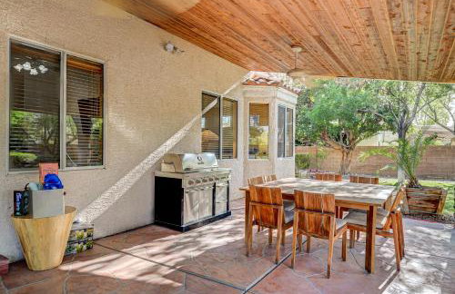 Luxury 6 BR Home Large Pool & Spa with Grassy Yard - Photo 25