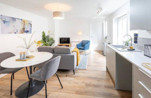 Cozy One Bed Flat at Dawe Luxury Suites - An Entire Apartment near Ely Cathedral & Train Station - The Perfect Base to Explore Ely, Cambridge, Norfolk & London - 2 Guests Max & Pet Friendly - Photo 3