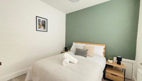 Comfy 4 Bed Home - Port Talbot - Perfect for Contractors & Families - Foto 1