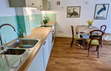 2 Stable Cottage, Llanbethery - Foto 15