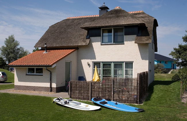 Thatched Villa With Bath in a Holiday Park - Foto 26