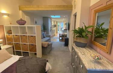 Cute Studio with kitchen, patio and free parking - Foto 18