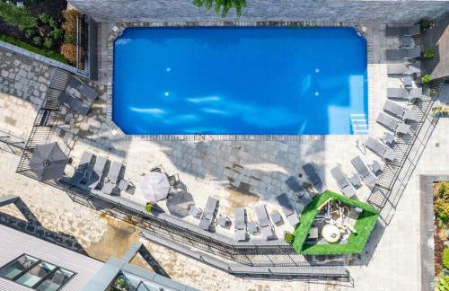 Stylish Studio - Pool, Gym & Balcony Bliss - Foto 32