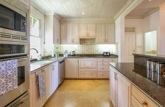 Ocean views apt with shared rooftop pool: Beacon Hill Surf by BSL Rentals - Foto 10