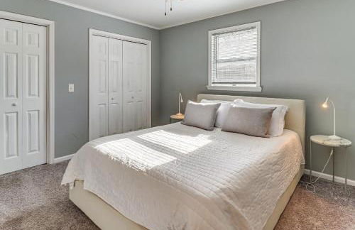 4 Mi to Camelback! Group-Friendly Poconos Cabin - Foto 17