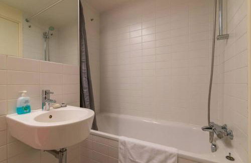 City SuperHost - Beautiful Canal Facing Apartment - Foto 26