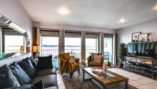 Resort-Style Lake Conroe Retreat with Balcony and View - Foto 3