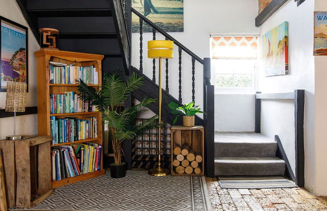 Tranquil Luxe in Country Cottage - Photo 6