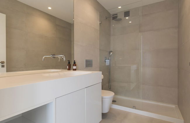 Luxurious Seaview Apartment in Estoril - Photo 26