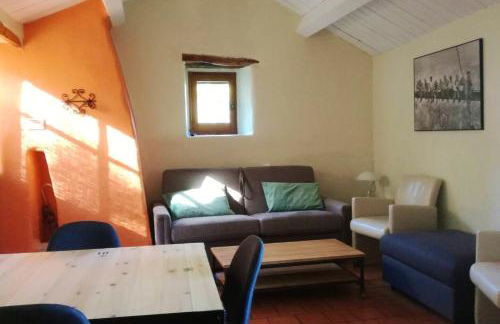 Maison charmante à Saint-Georges-de-Luzençon avec jacuzzi - Foto 11