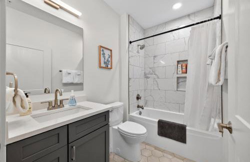 Stylish Downtown Unit with Historic Charm apts - Foto 6