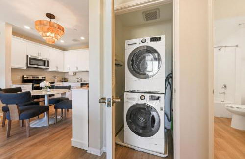 Lux North Park Gem King Beds Workspaces Parking - Foto 25