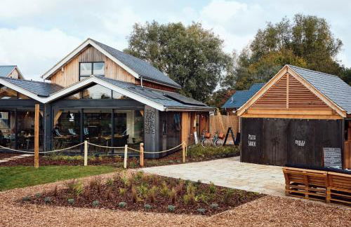 Coopers Lodge Luxury Lakefront Home Pool Spa - Foto 26