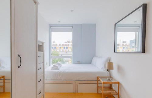 3BD Canalside Flat in De Beauvoir Town - Foto 46