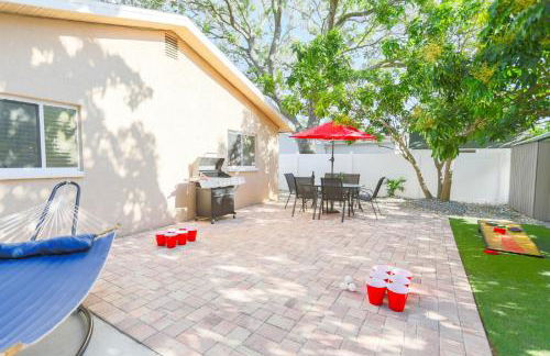 Pool Table, Minigolf, Games at Pondside FunHouse - Foto 44