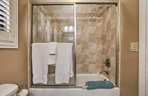 2 Mi to Beach! Oakland Park Home with Outdoor Oasis - Photo 22