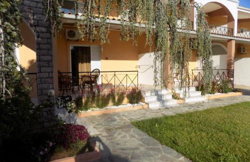 Hotel Kalamitsi Apartments - Photo 23