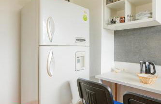 - Stellar Haven Deluxe with Cosmic Design - 3-Room Space-Themed Apartment 75 qm - Central Location - Balcony - Renovated 2024 with TV & Netflix - Full Kitchen - Free Parking - Near Metro & Airport - Galaxy-Inspired Interior - - Photo 24