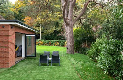 Amos Lodge Deluxe Accommodation - Photo 3