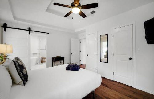 Highland Village - 4BR w Backyard Pool Oasis - Foto 21