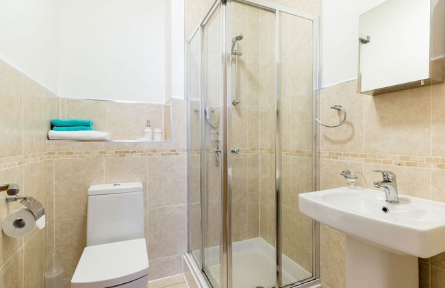 2bed Apt -king Bed -free Parking - Family Friendly - Foto 14