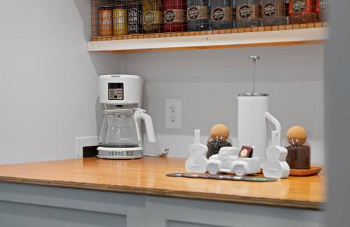 Space Cowboy - Huge yard, Firepit, close2downtown - Foto 24